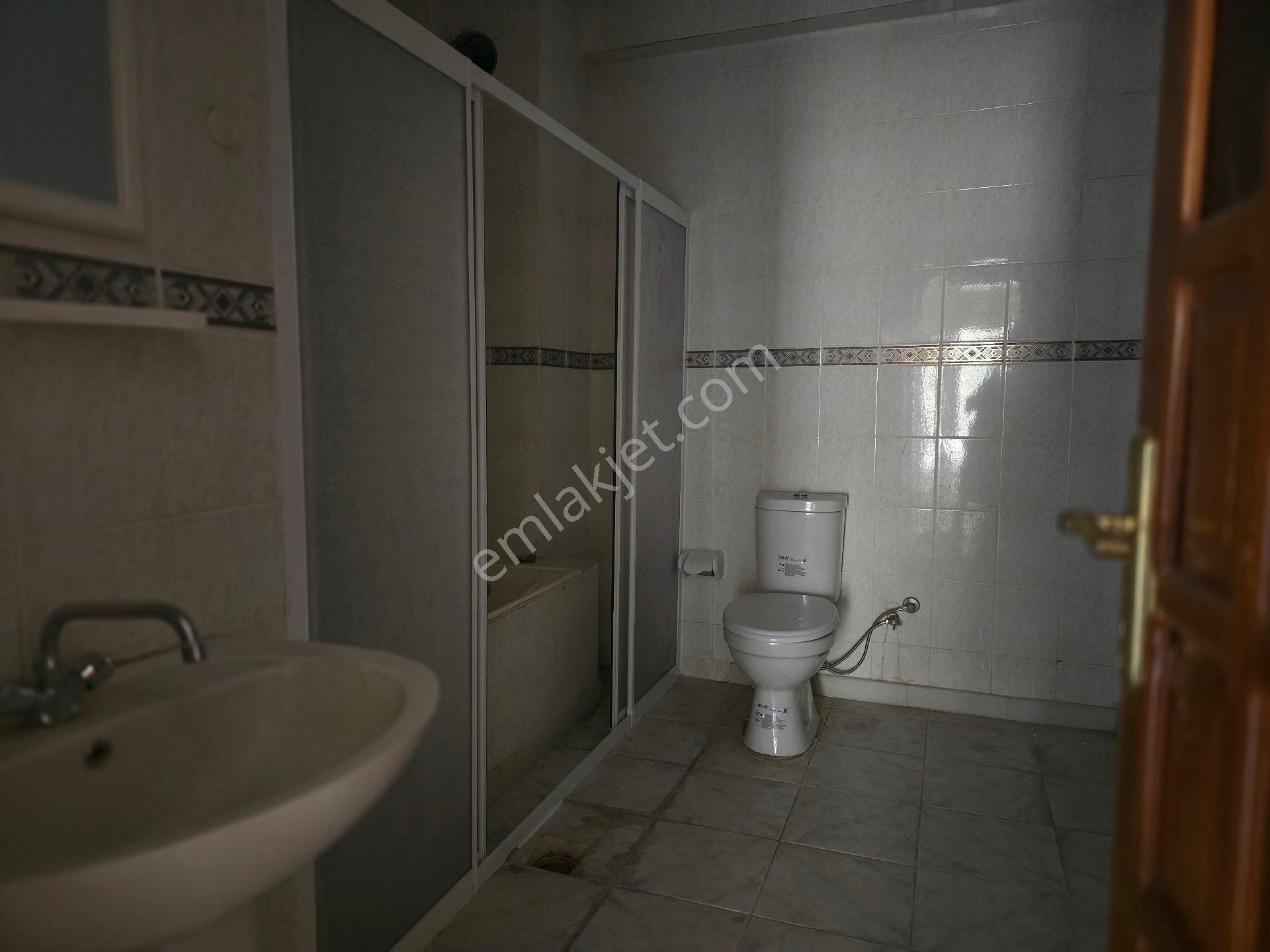 Niğde Bor Fatih Mahallesinde İçi Yapılı Temiz Satılık Klasik Daire - Görsel 14