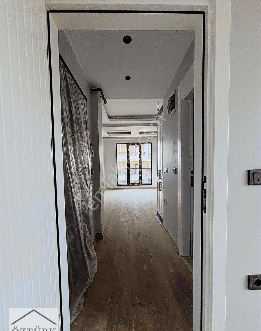 Alaçam Caddesinin Altında Prestijli Bölgede Lüx 1+1 - Görsel 14