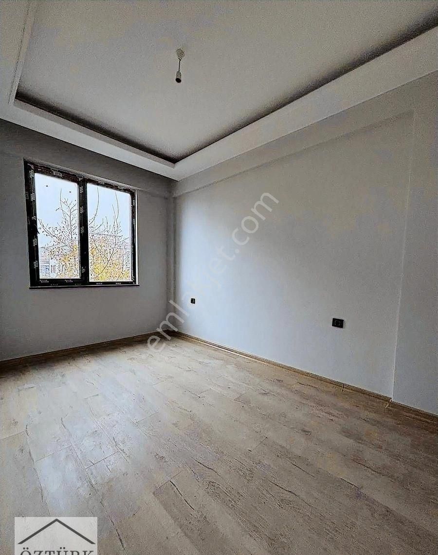 Alaçam Caddesinin Altında Prestijli Bölgede Lüx 1+1 - Görsel 13