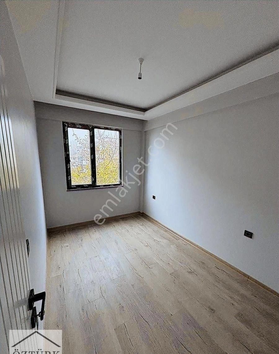 Alaçam Caddesinin Altında Prestijli Bölgede Lüx 1+1 - Görsel 4