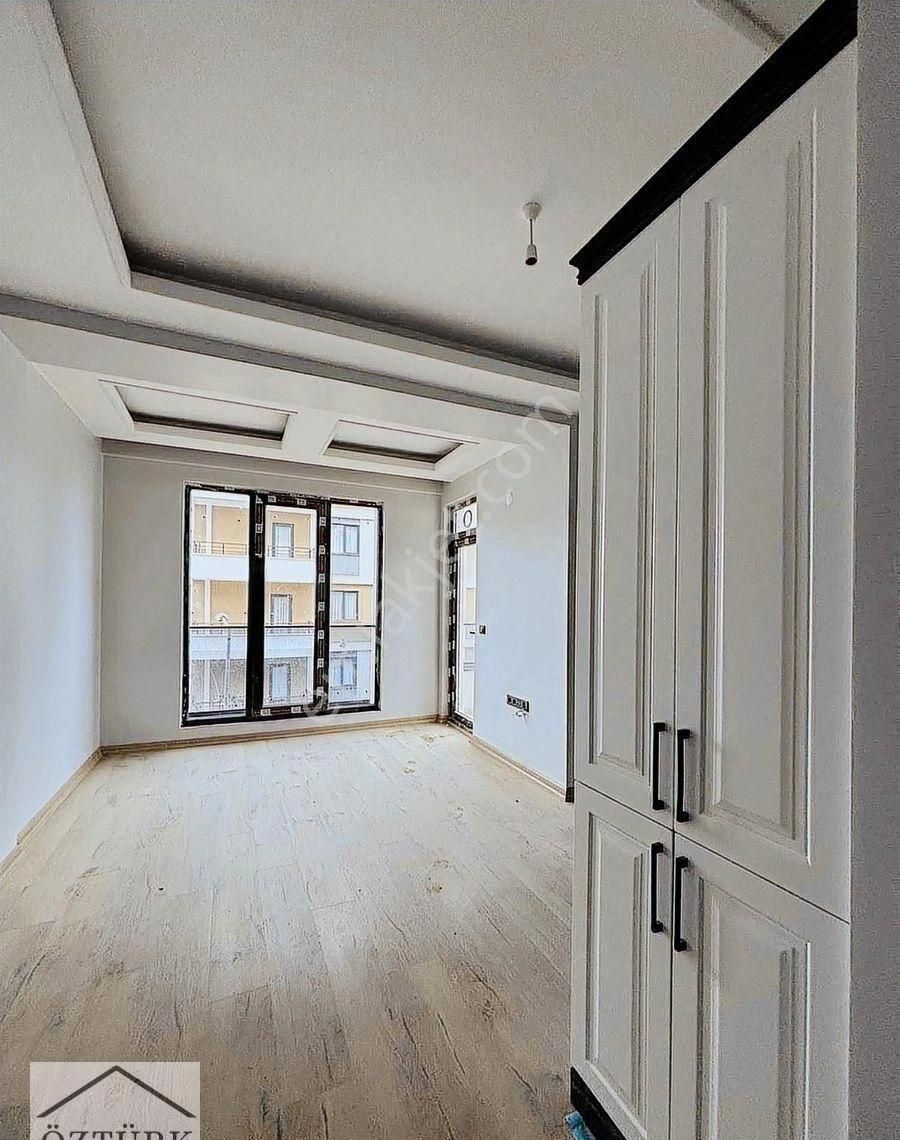 Alaçam Caddesinin Altında Prestijli Bölgede Lüx 1+1 - Görsel 12