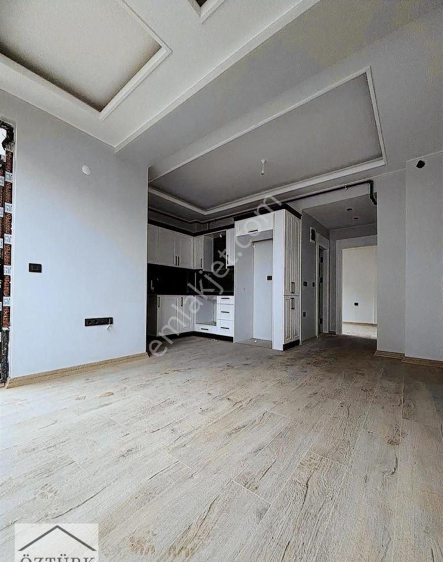 Alaçam Caddesinin Altında Prestijli Bölgede Lüx 1+1 - Görsel 5