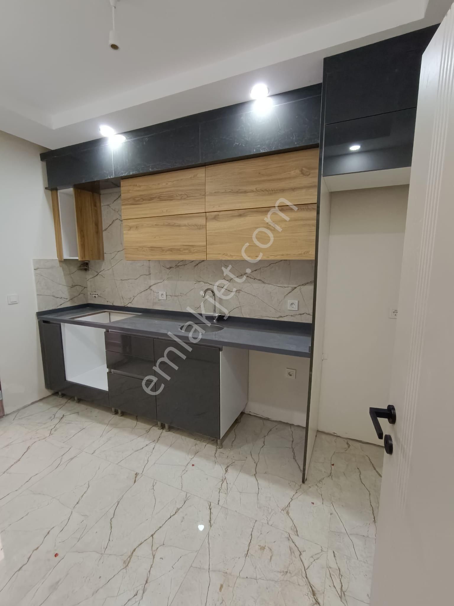 Avcılar Üniversite Mah. Satılık Tabandan Isıtma 2+1 Sıfır Daire - Görsel 15