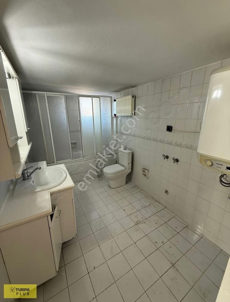 Fahrettin Altay'da Asansörlü Otoparklı 3+1 160 M² Kiralık Daire - Görsel 5