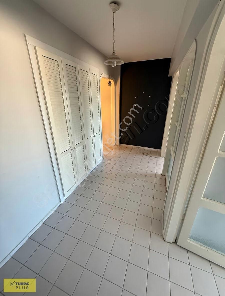 Fahrettin Altay'da Asansörlü Otoparklı 3+1 160 M² Kiralık Daire - Görsel 6