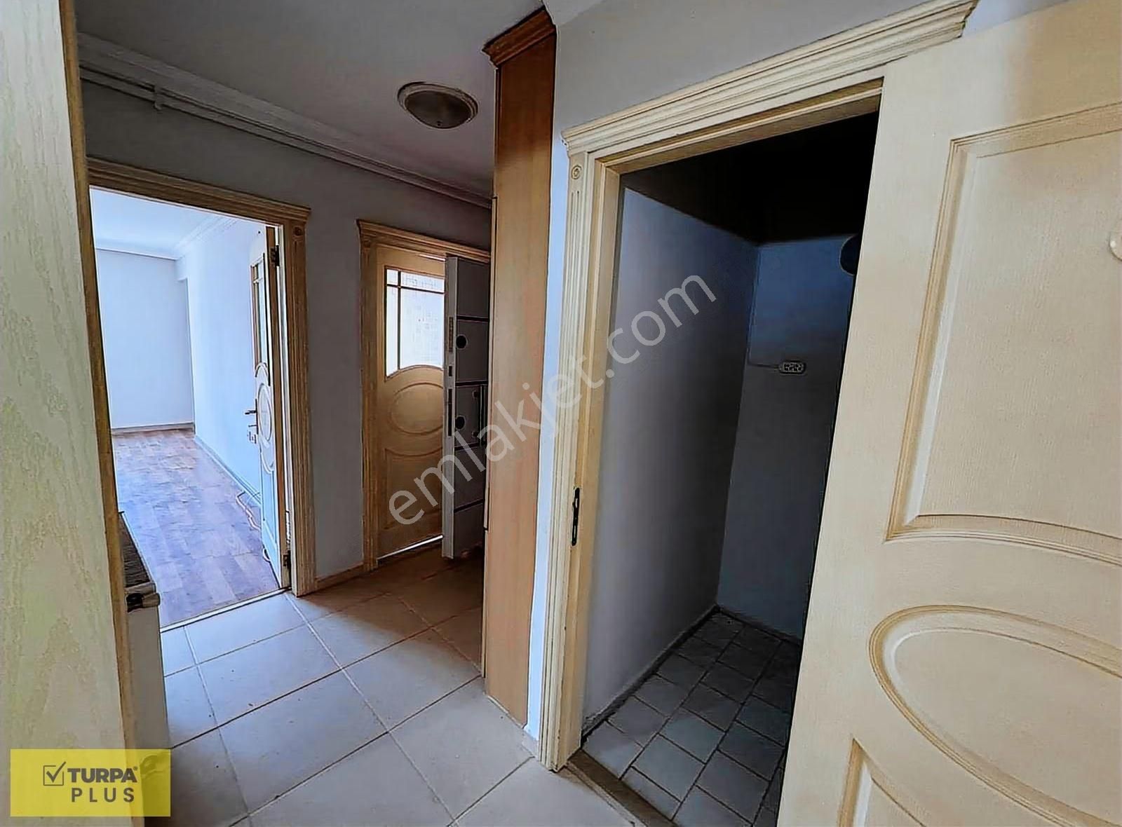 Buca Yeni Adliye Yakını 3+1 Kiralık Çift Cephe Daire