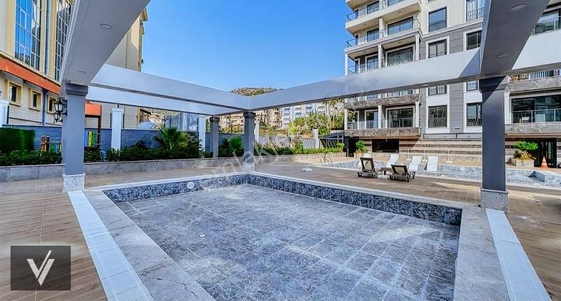 Alanya Merkez Royal Towersta, Site İçinde 2+1 - Görsel 4