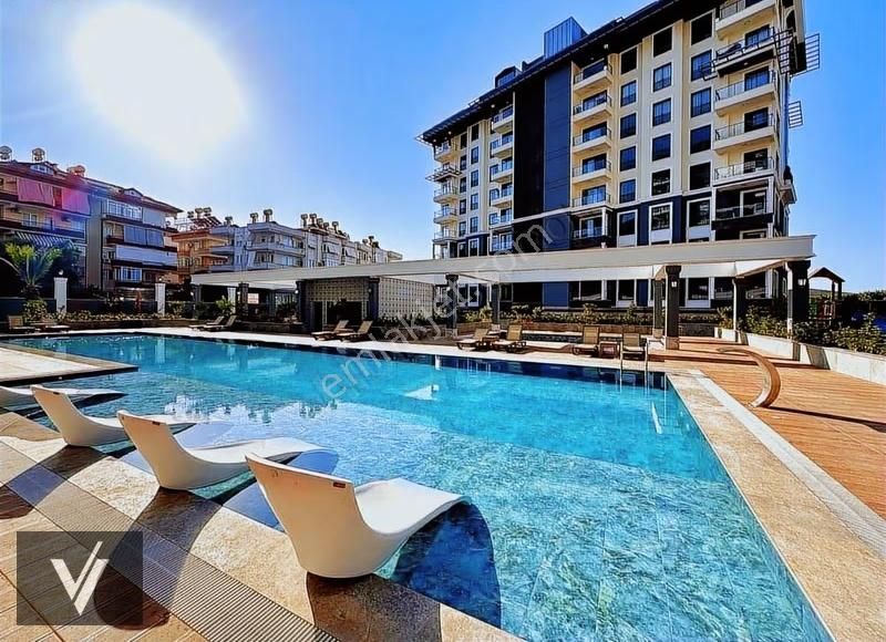 Alanya Merkez Royal Towersta, Site İçinde 2+1 - Görsel 18