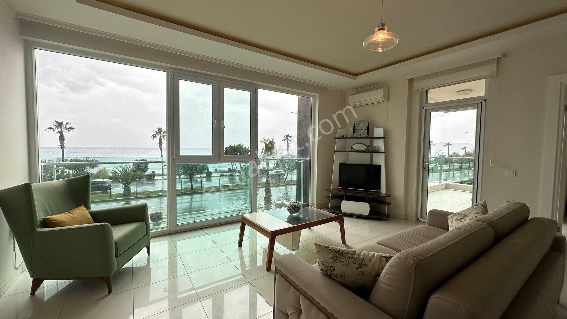 Seafront 1+1 Apartment With Full Sea & Castle View İn Moda Marine, Kestel