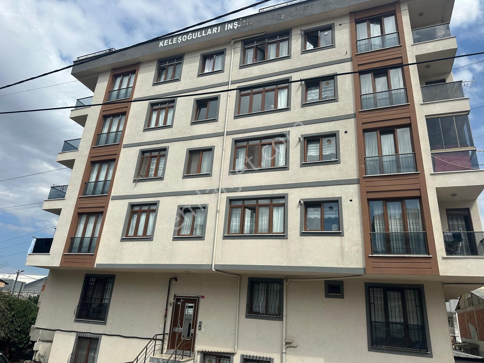 Sultanbeyli Akşemsettin Mah. Viaport Yakını Teraslı 4+1 Dubleks