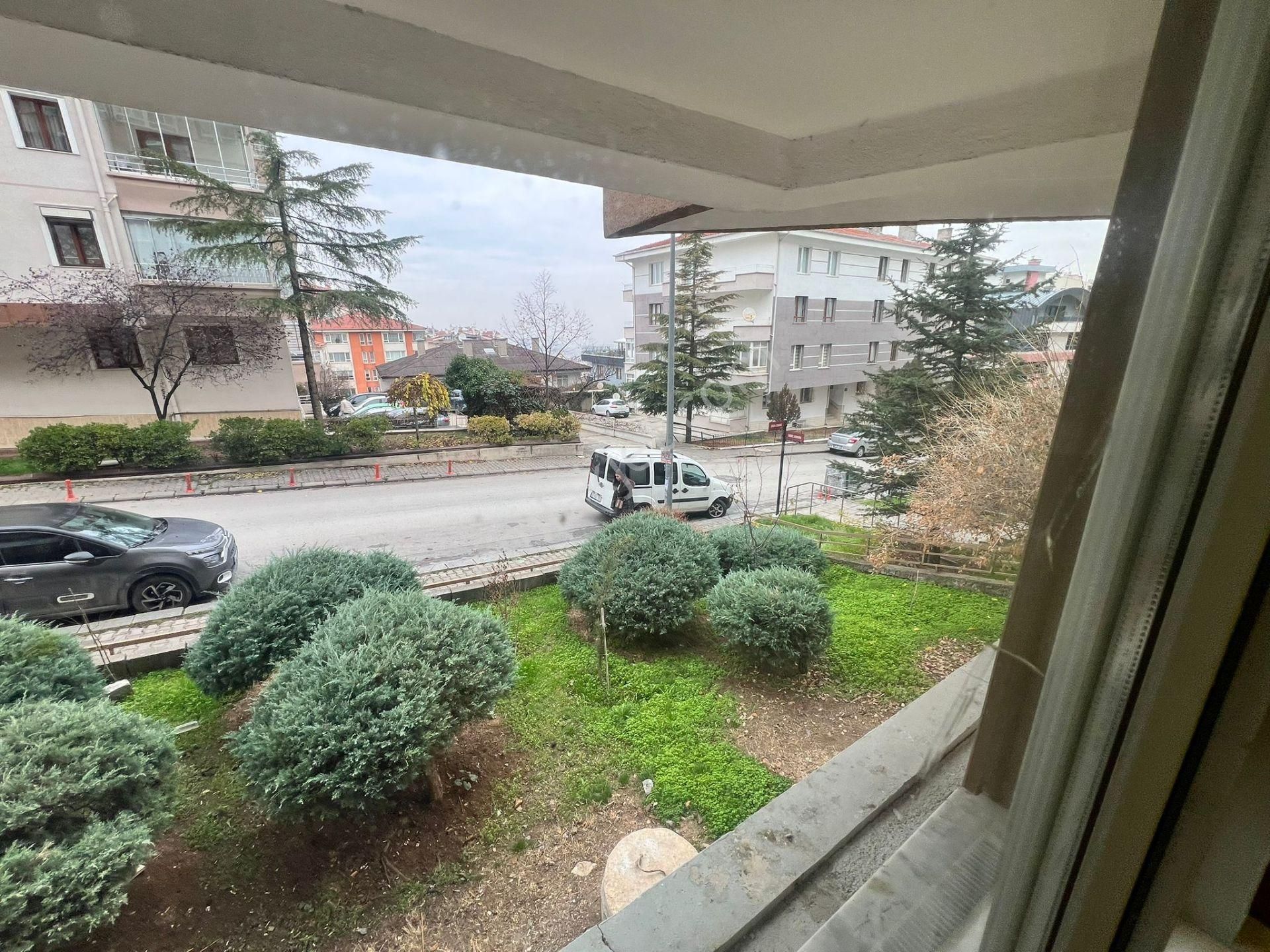 Atanora Vadi'den Merkezi Lokasyonda Cadde Yakını Kombili Ön Cephe Boş 2+1 - Görsel 3