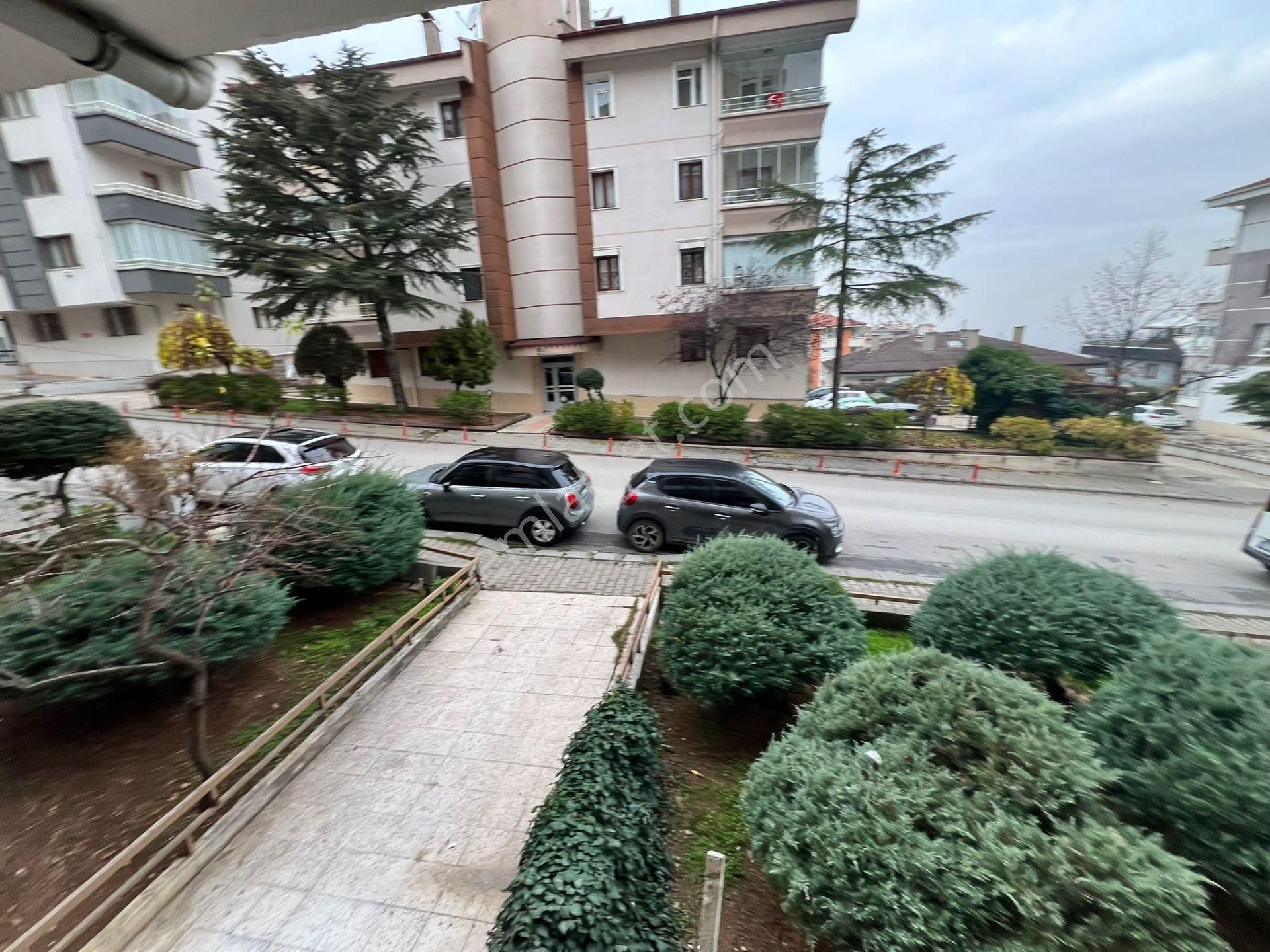 Atanora Vadi'den Merkezi Lokasyonda Cadde Yakını Kombili Ön Cephe Boş 2+1 - Görsel 16