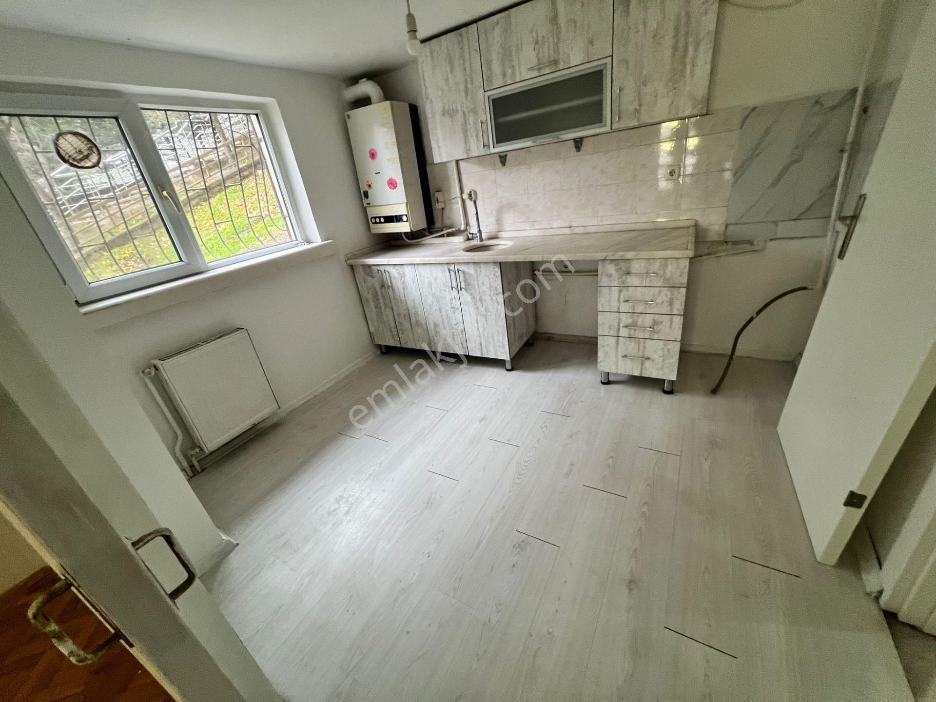 Atanora Vadi'den Merkezi Lokasyonda Cadde Yakını Kombili Ön Cephe Boş 2+1 - Görsel 21