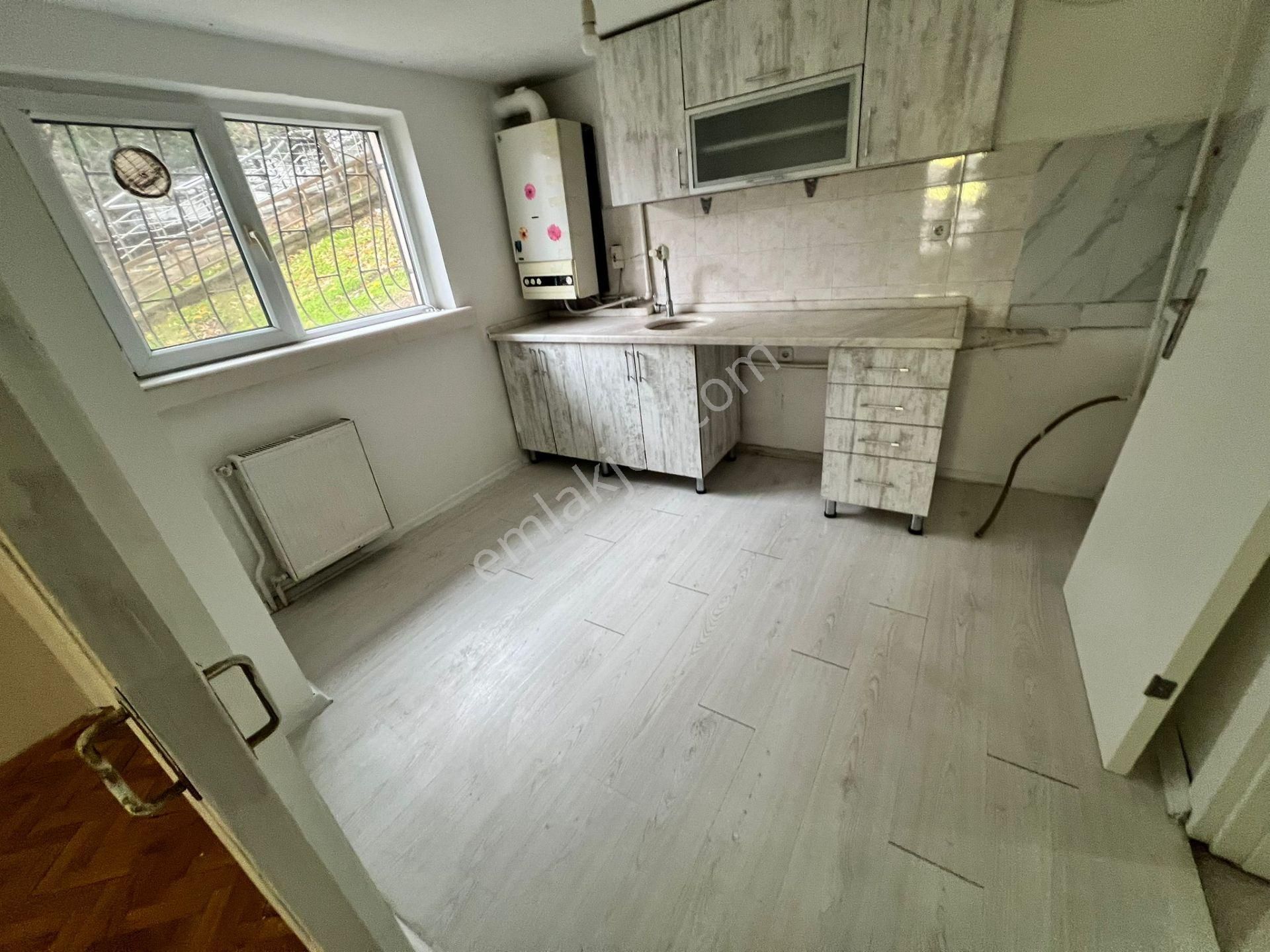 Atanora Vadi'den Merkezi Lokasyonda Cadde Yakını Kombili Ön Cephe Boş 2+1 - Görsel 27