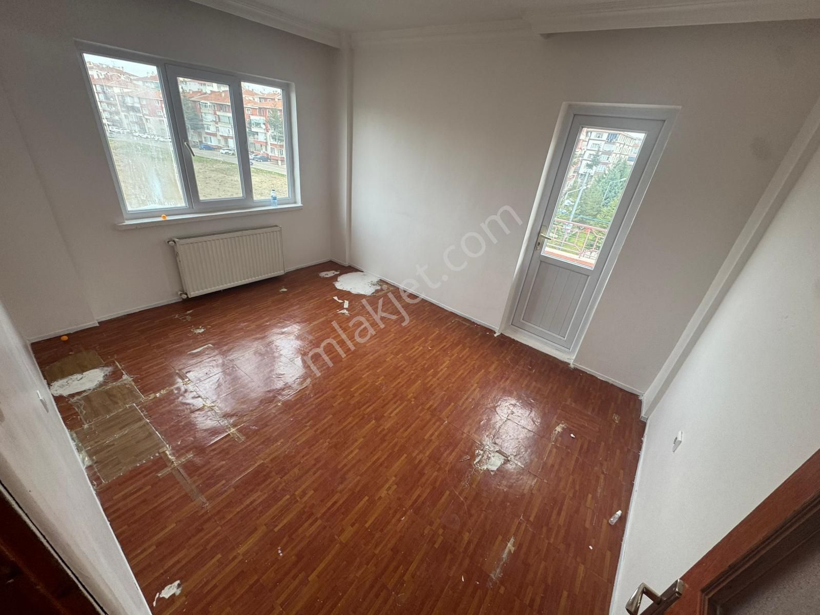 Malazgrt Mh.de 3+1kata Bağımısız 120m2 Ön Cephe Çift Balkon Dair - Görsel 15