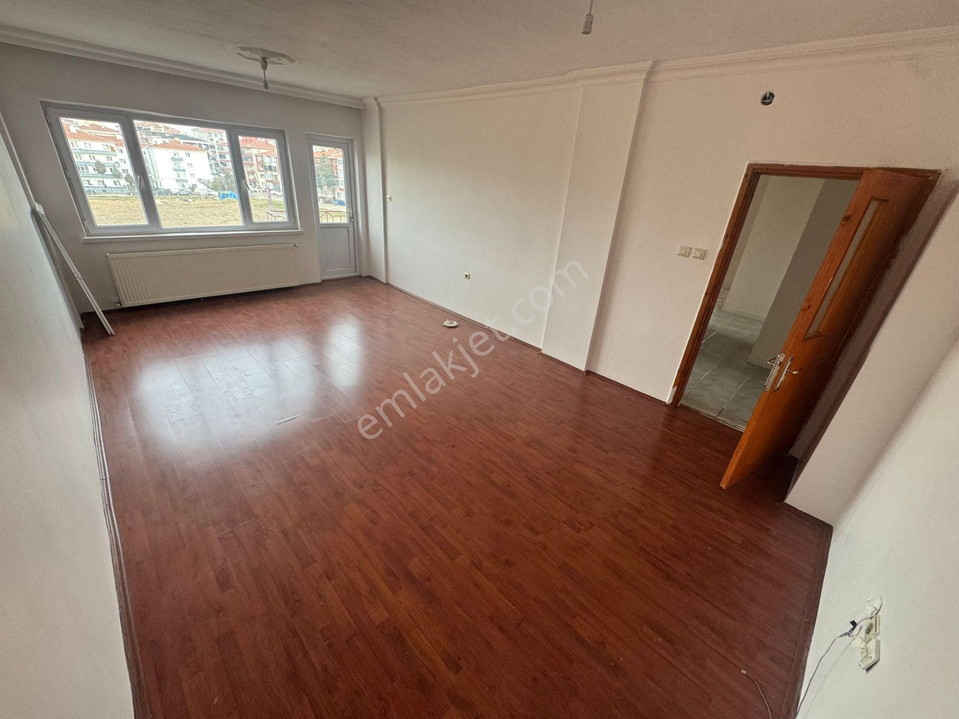 Malazgrt Mh.de 3+1kata Bağımısız 120m2 Ön Cephe Çift Balkon Dair - Görsel 8