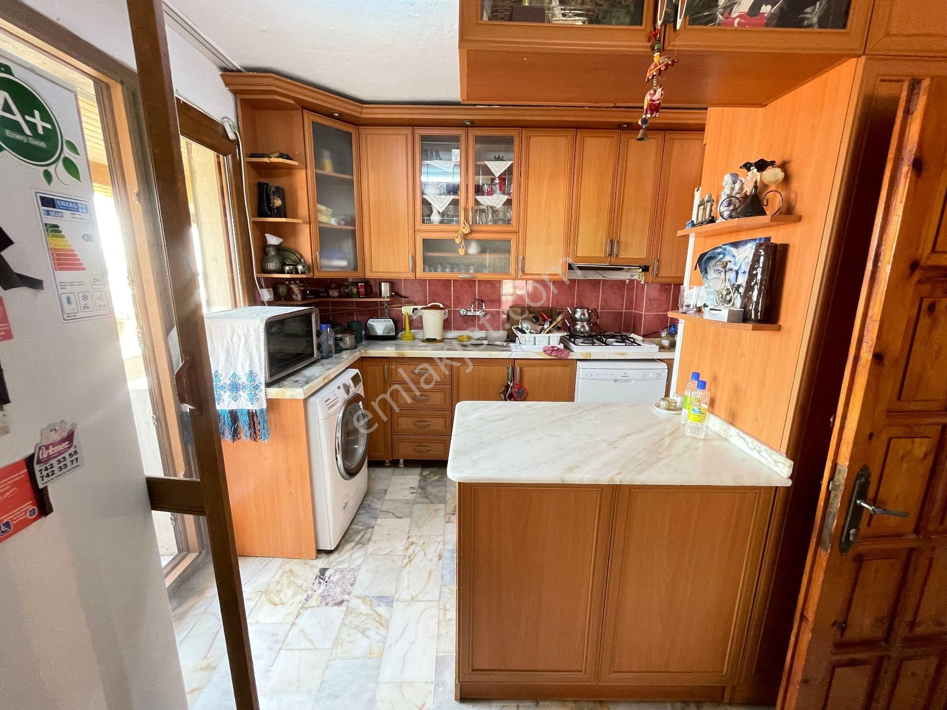 Seferihisar Ürkmez’de Tam 7 Daireli Deniz Tarafında Apartmanımız Komple Satılık - Görsel 34