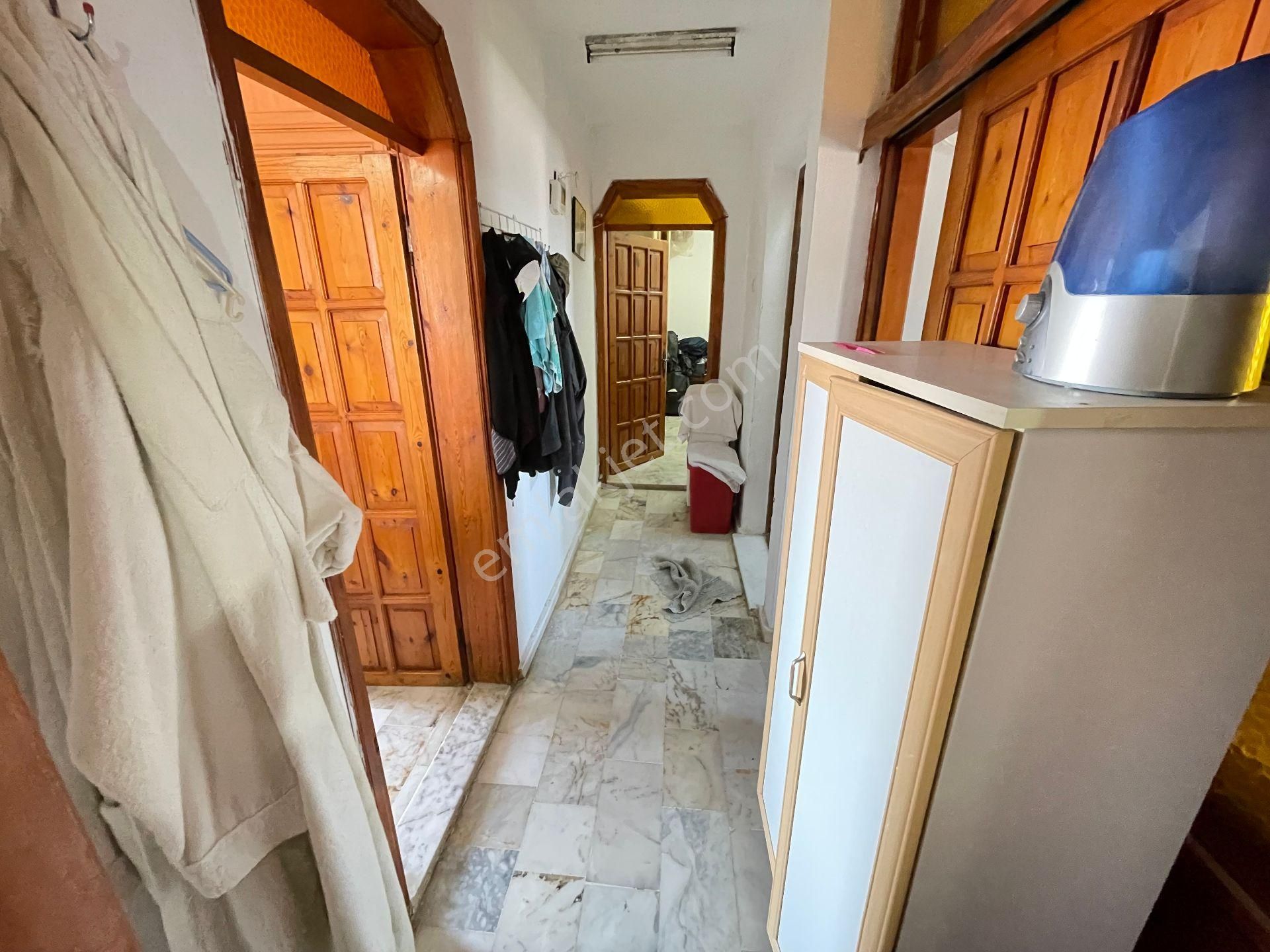 Seferihisar Ürkmez’de Tam 7 Daireli Deniz Tarafında Apartmanımız Komple Satılık - Görsel 26