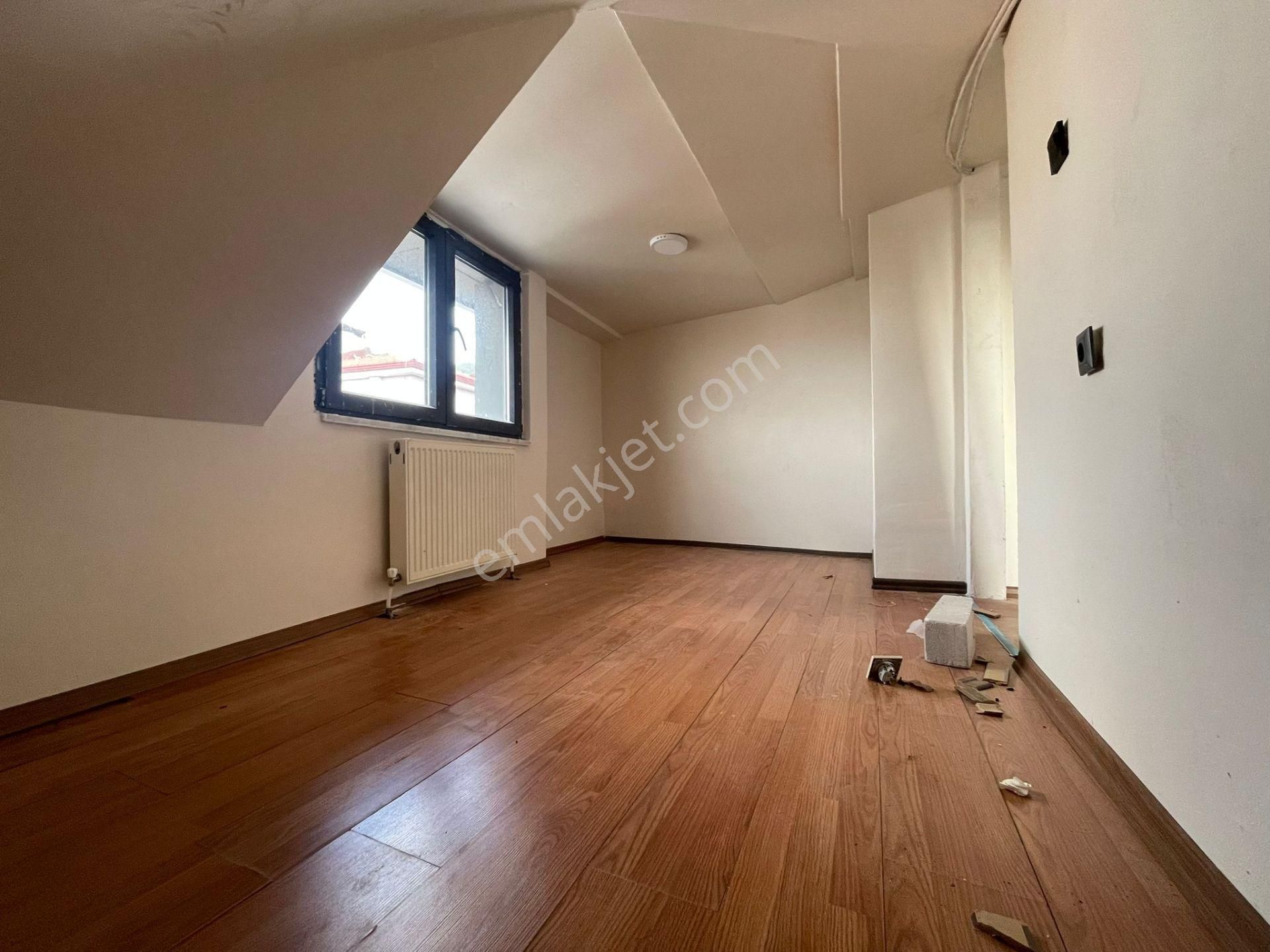 Mertcan Dan Hürriyet Çarşıya Yürüme Teraslı 4+2 İskanlı Lüks Dubleks - Görsel 15