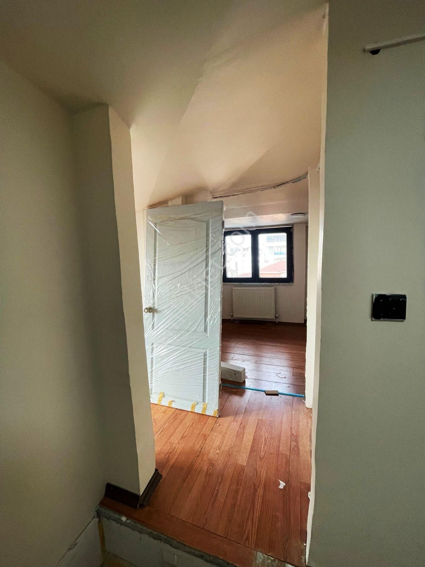 Mertcan Dan Hürriyet Çarşıya Yürüme Teraslı 4+2 İskanlı Lüks Dubleks - Görsel 11