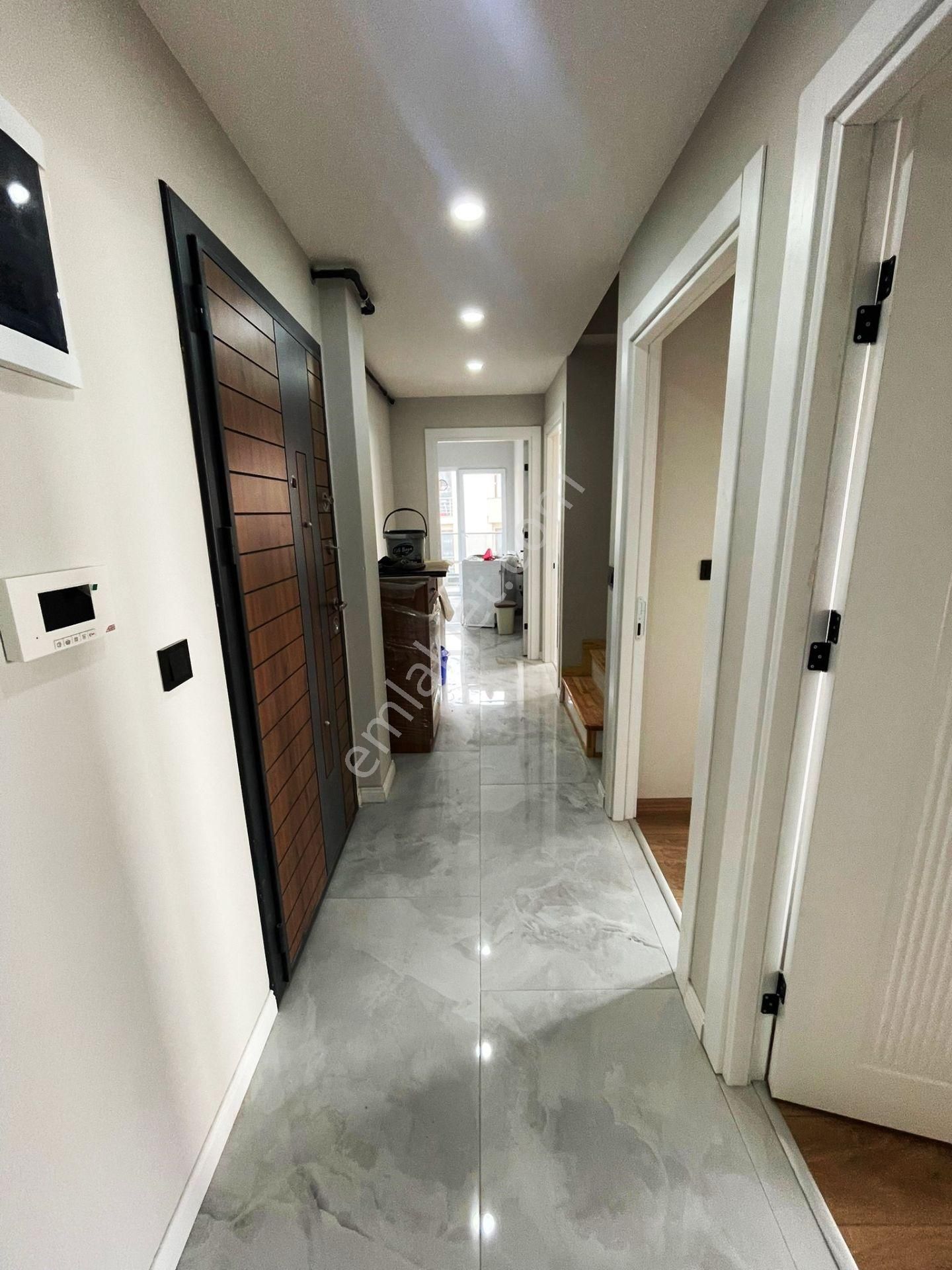 Mertcan Dan Hürriyet Çarşıya Yürüme Teraslı 4+2 İskanlı Lüks Dubleks - Görsel 23