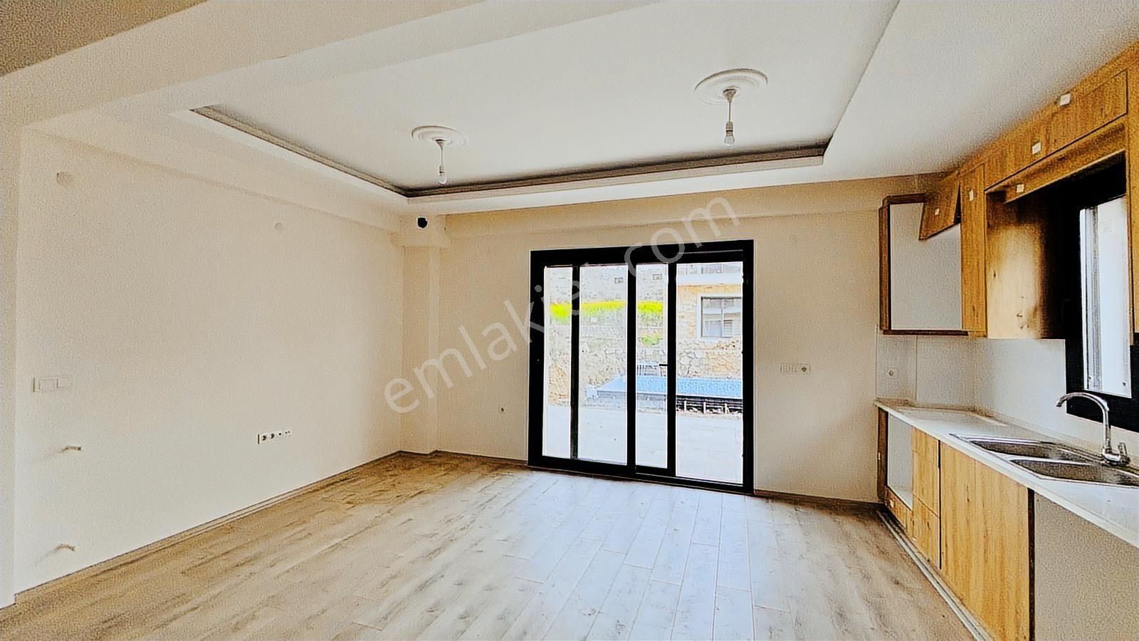 Foça Yenibağrası'nda Müstakil Havuzlu Bahçeli Satılık 3+1 Villa - Görsel 19