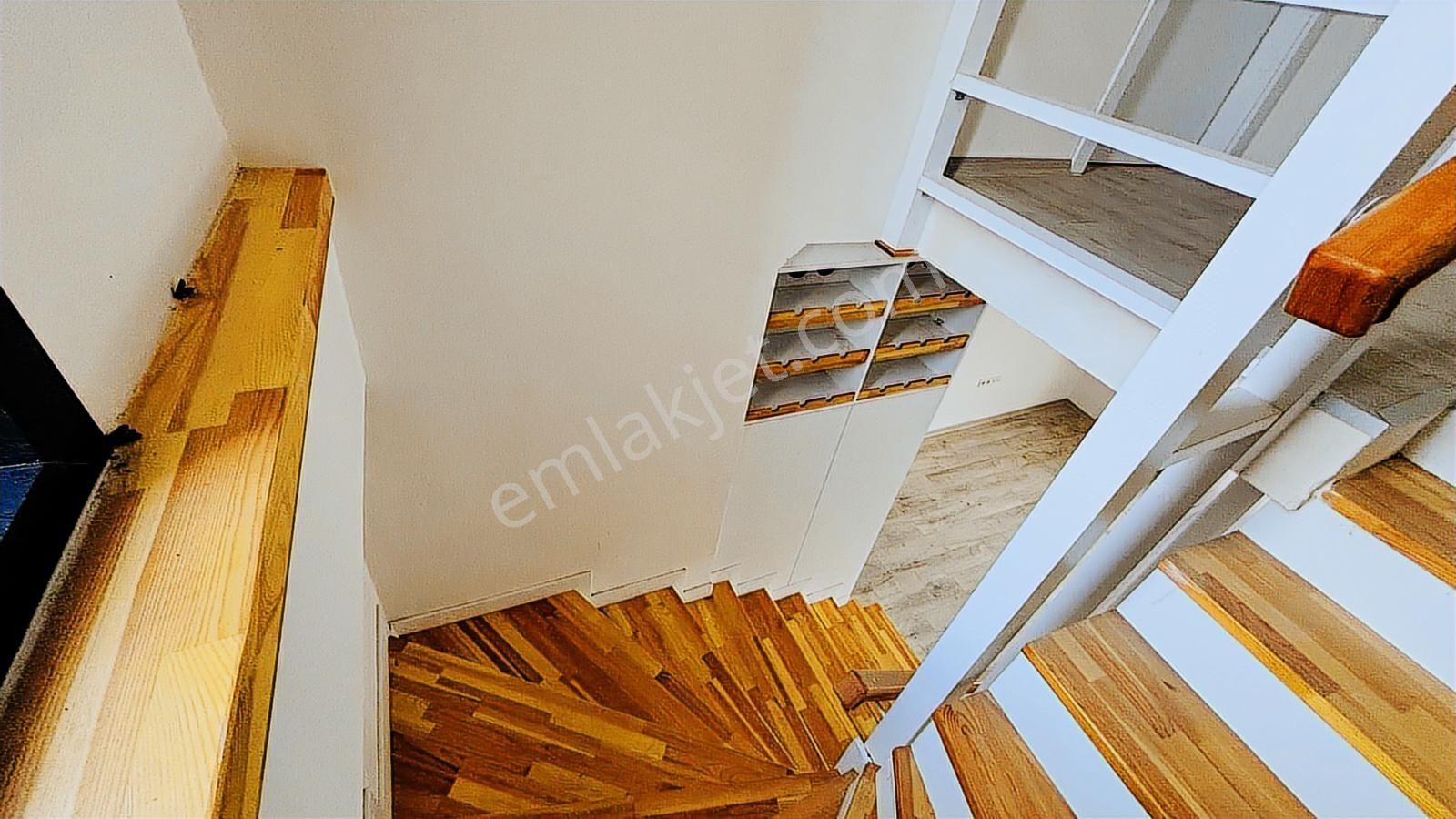 Foça Yenibağrası'nda Müstakil Havuzlu Bahçeli Satılık 3+1 Villa - Görsel 15