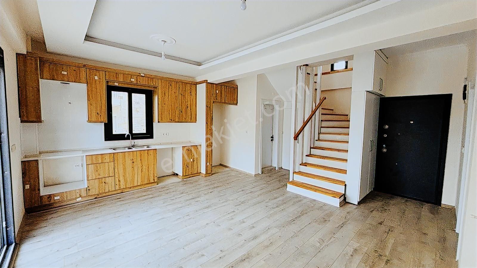 Foça Yenibağrası'nda Müstakil Havuzlu Bahçeli Satılık 3+1 Villa - Görsel 13