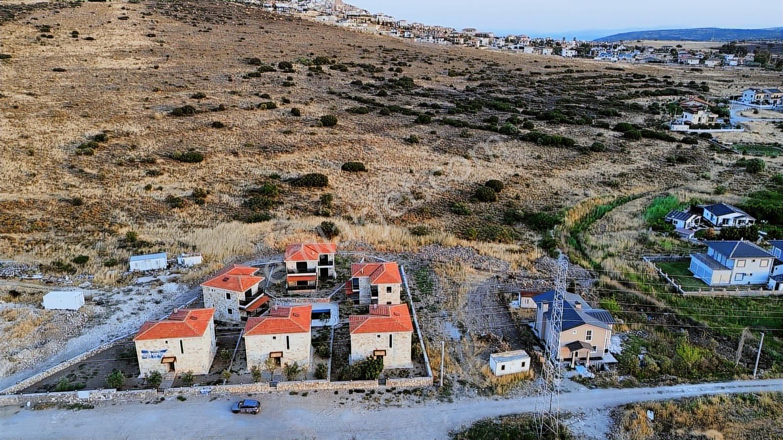 Foça Yenibağrası'nda Müstakil Havuzlu Bahçeli Satılık 3+1 Villa - Görsel 27