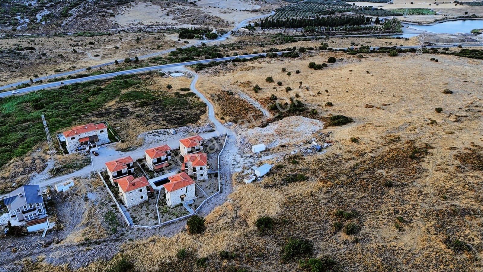 Foça Yenibağrası'nda Müstakil Havuzlu Bahçeli Satılık 3+1 Villa - Görsel 28