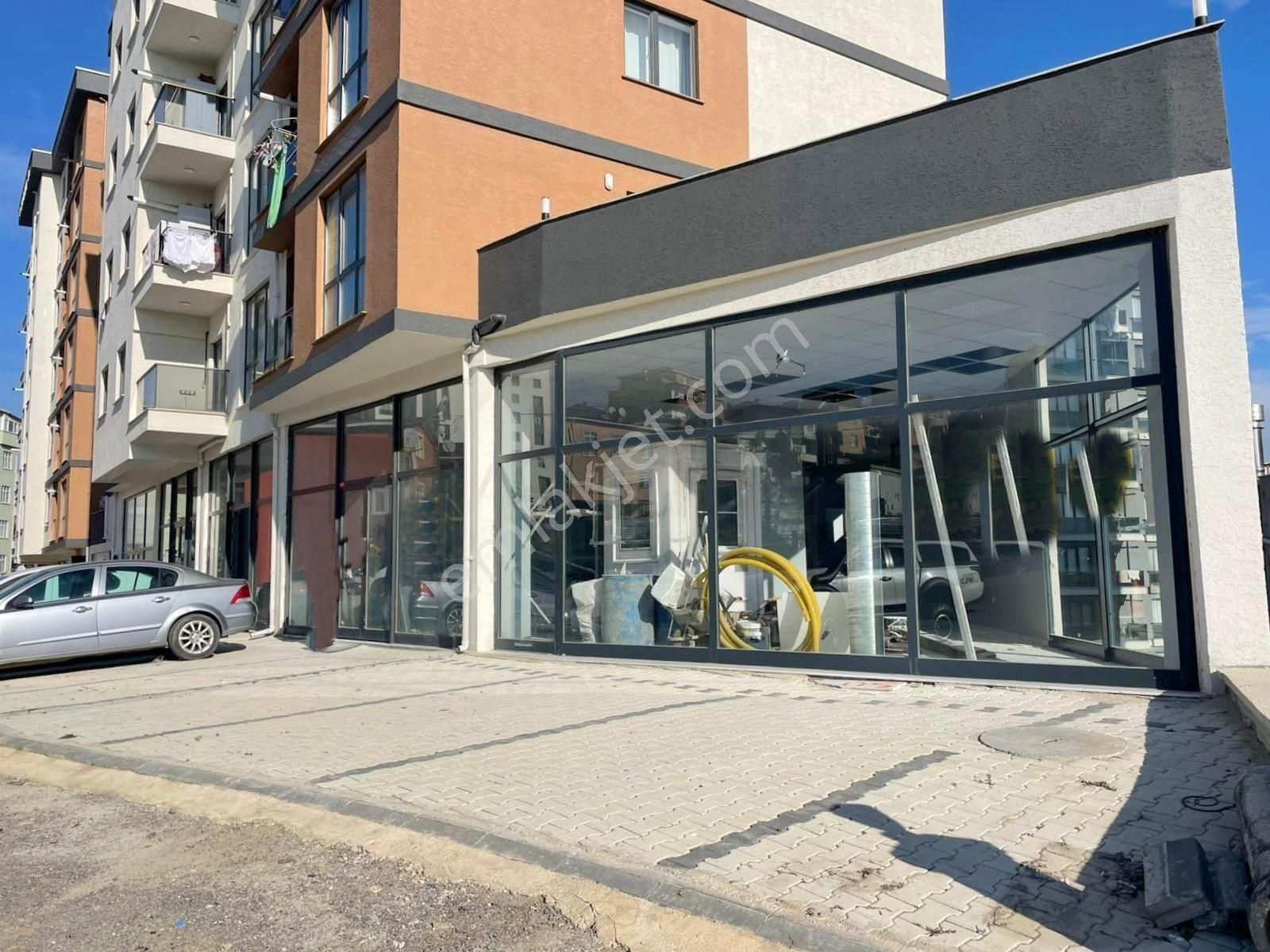 Mertcan'dan Sülüntepe Mevlana Cad.üzerinde Giriş Kat Dükkan - Görsel 7