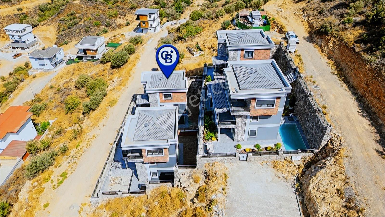 Yenifoça'da Deniz Manzaralı Müstakil Havuzlu 3+1 Tripleks Villa - Görsel 11