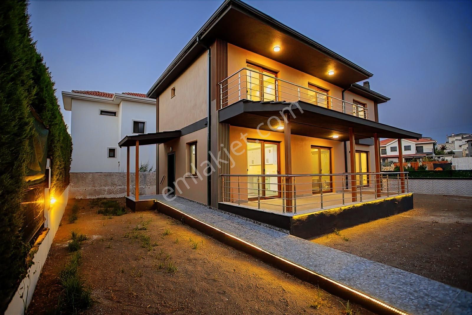 Foça Bağarası Villalar Bölgesinde Satılık 4+1 Müstakil Villa - Görsel 3