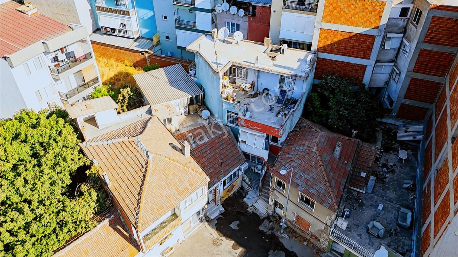 Menemen Merkez De Satılık Tek Tapu 2 Daire - Görsel 9