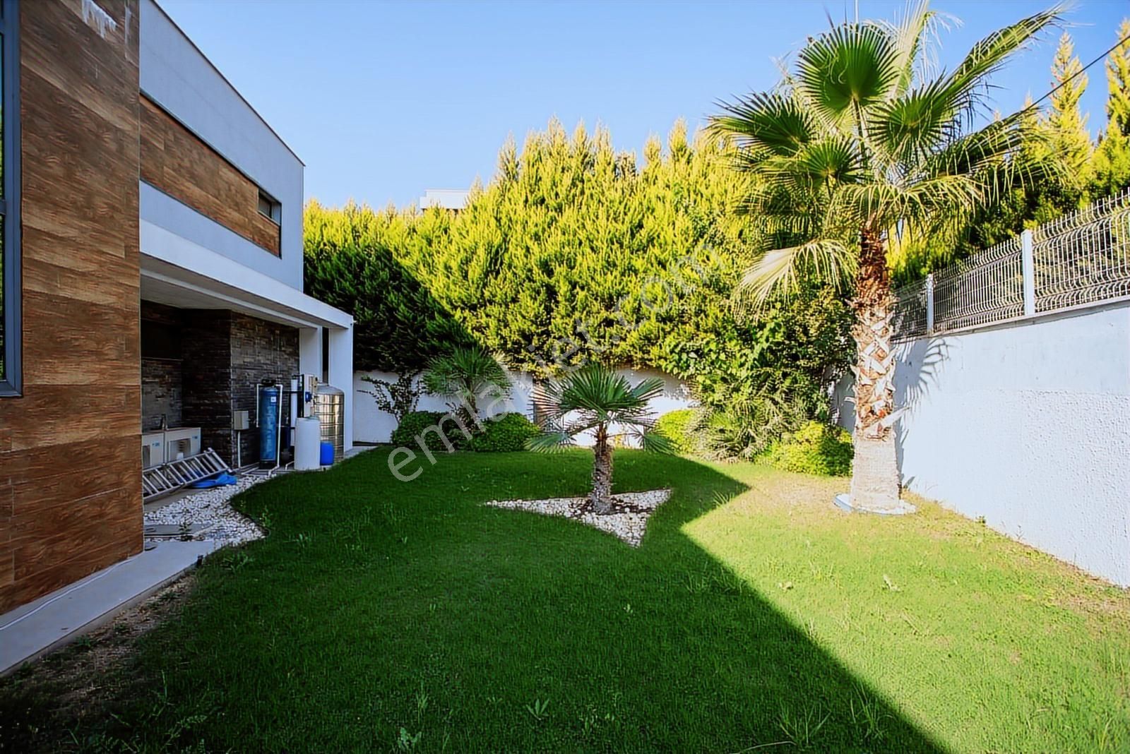 Kuşadası Türkmen'de Satılık 5+1 Havuzlu Müstakil Villa - Görsel 34