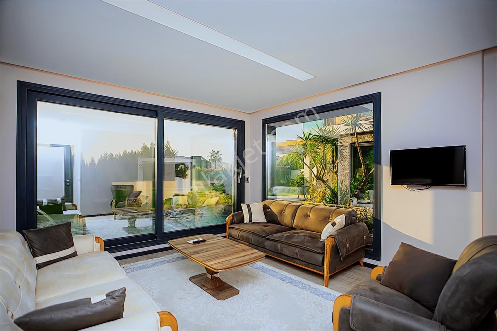 Kuşadası Türkmen'de Satılık 5+1 Havuzlu Müstakil Villa - Görsel 26