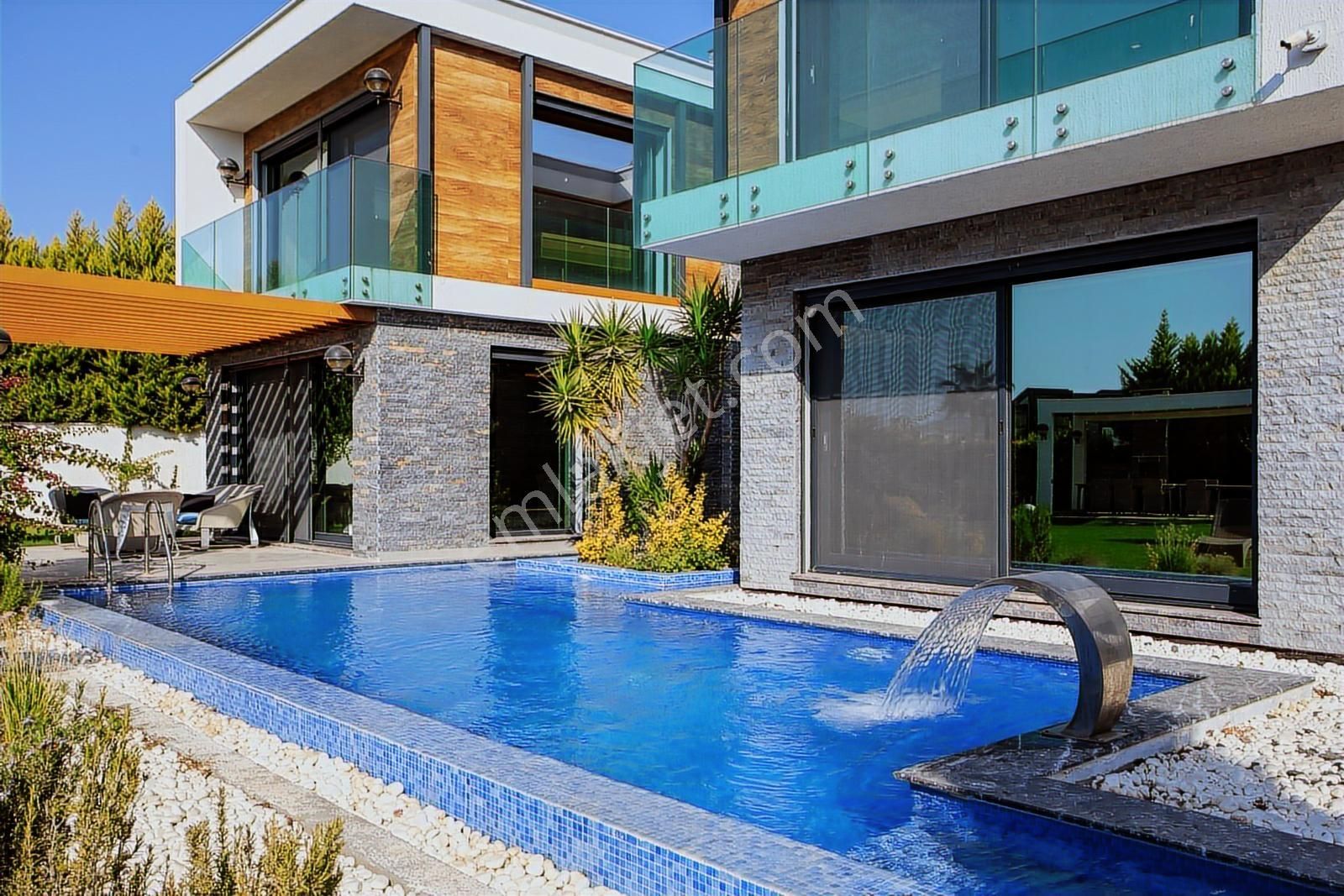 Kuşadası Türkmen'de Satılık 5+1 Havuzlu Müstakil Villa - Görsel 21