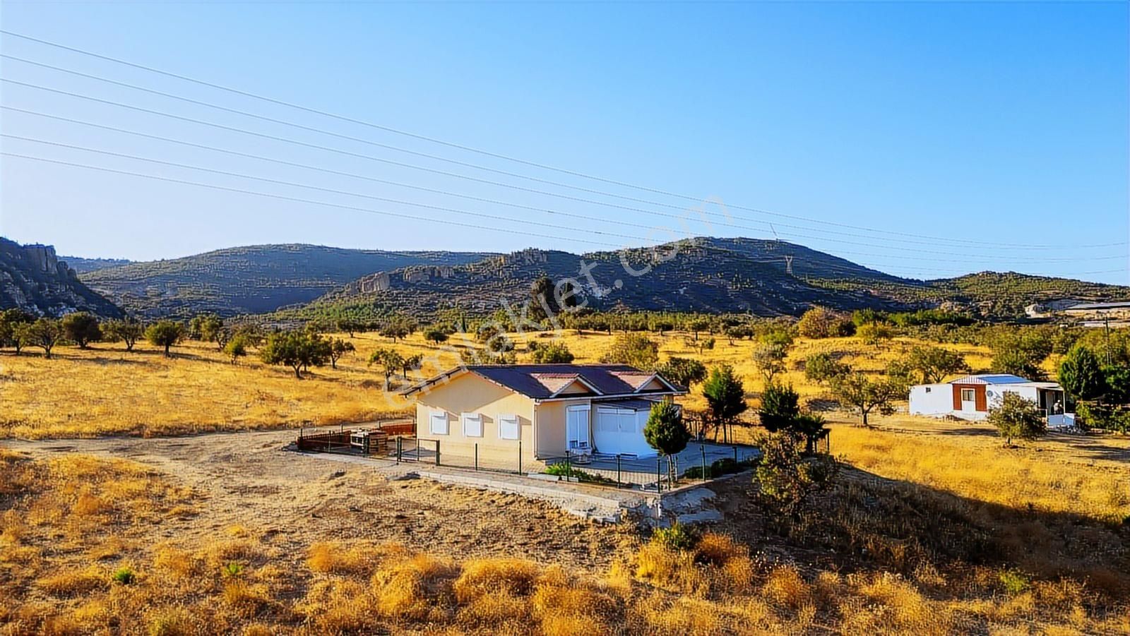 Foça Yeniköy'de Satılık 40 Dönüm Tarla - Görsel 4