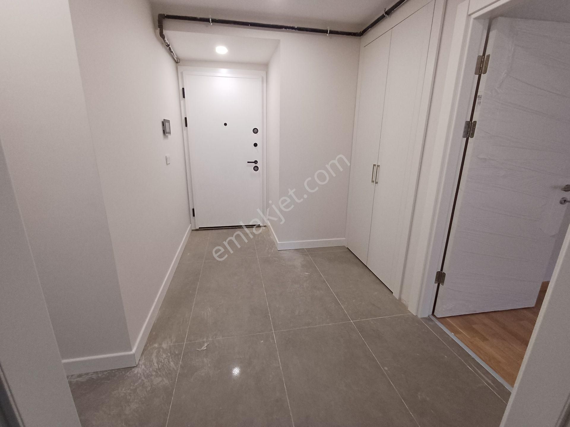 Validebağ Sitesinin Önü Kapanmaz Satılık Ferah 3+1 Dairesi - Görsel 11