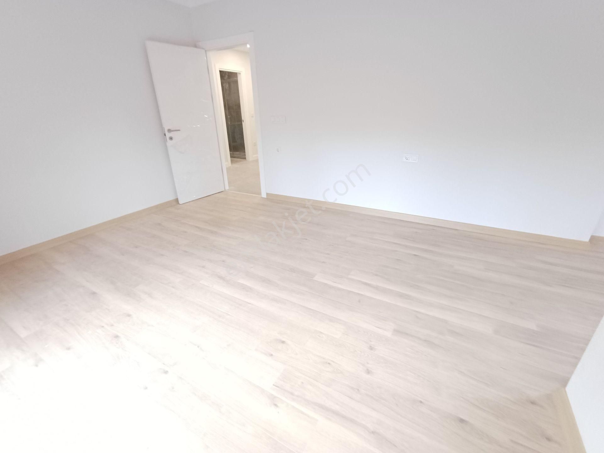 Validebağ Sitesinin Önü Kapanmaz Satılık Ferah 3+1 Dairesi - Görsel 26