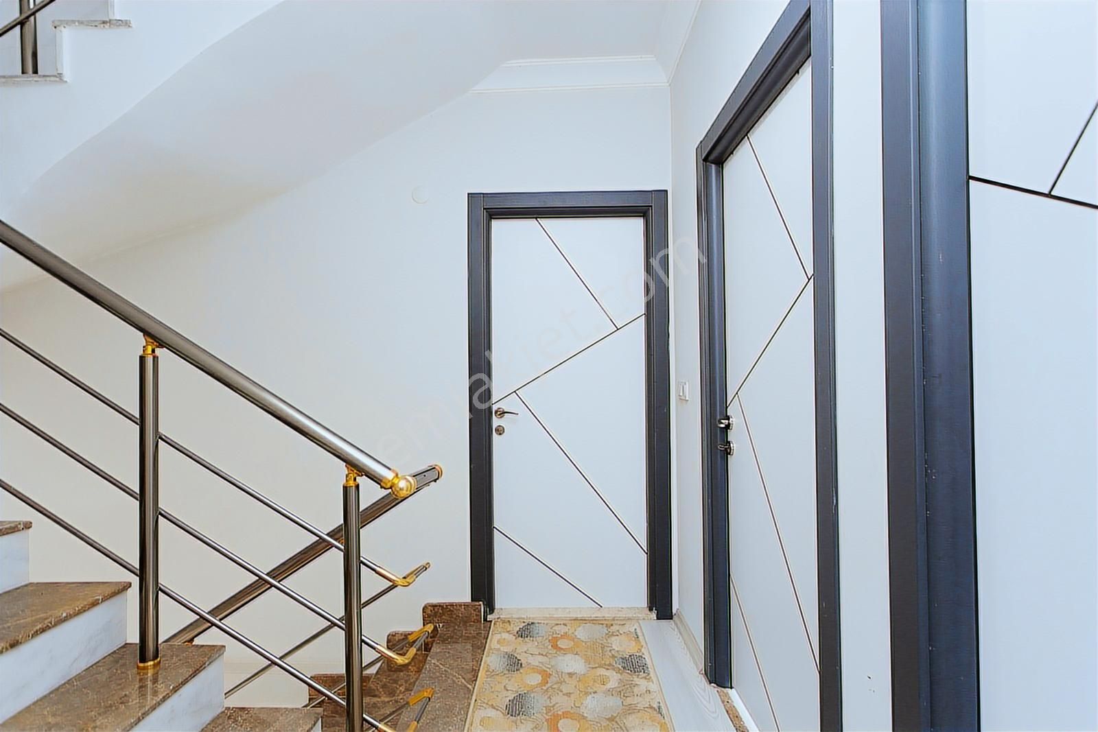 Yenifoça Gencelli'de Satılık 3+1 Tripleks Villa - Görsel 11