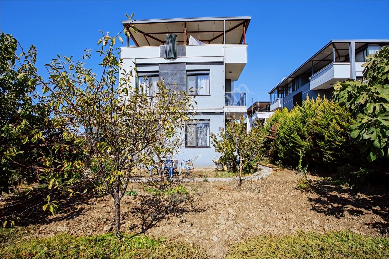 Yenifoça Gencelli'de Satılık 3+1 Tripleks Villa - Görsel 23