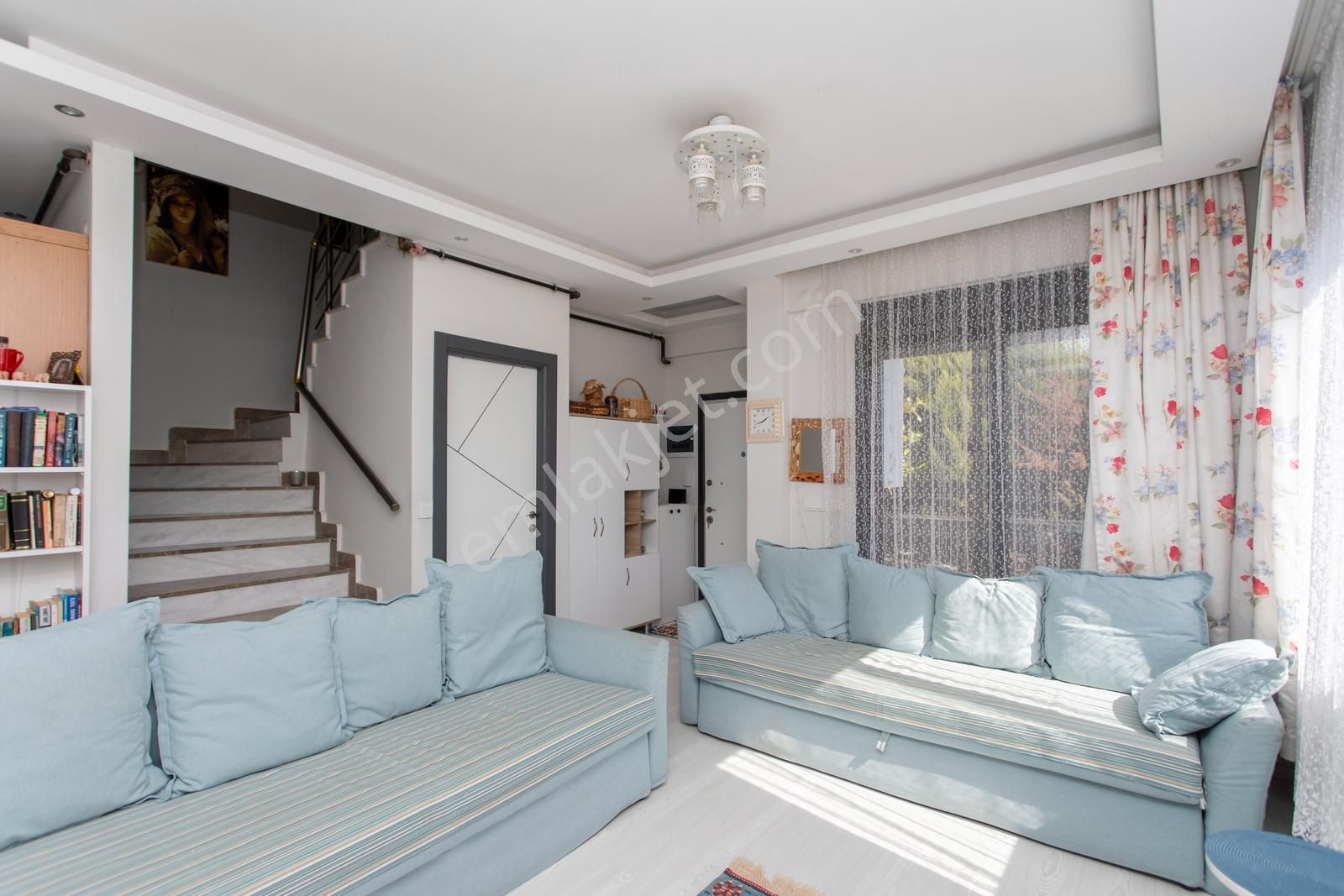 Yenifoça Gencelli'de Satılık 3+1 Tripleks Villa - Görsel 12