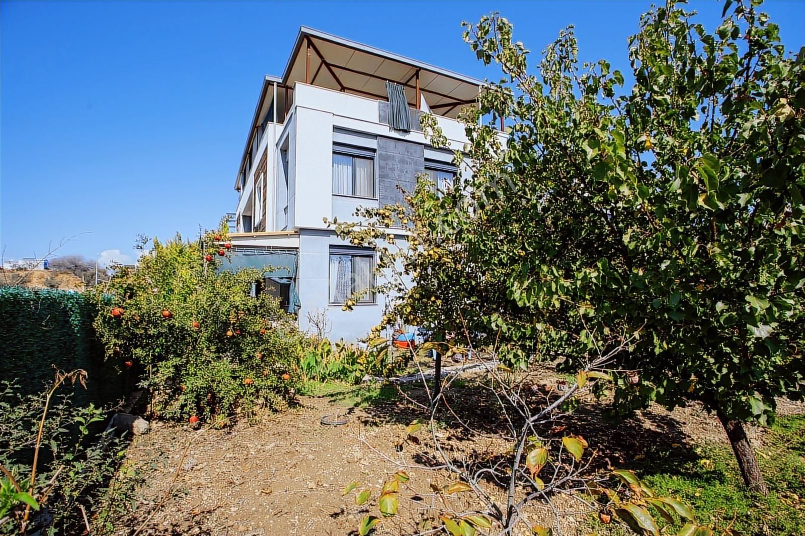 Yenifoça Gencelli'de Satılık 3+1 Tripleks Villa - Görsel 10