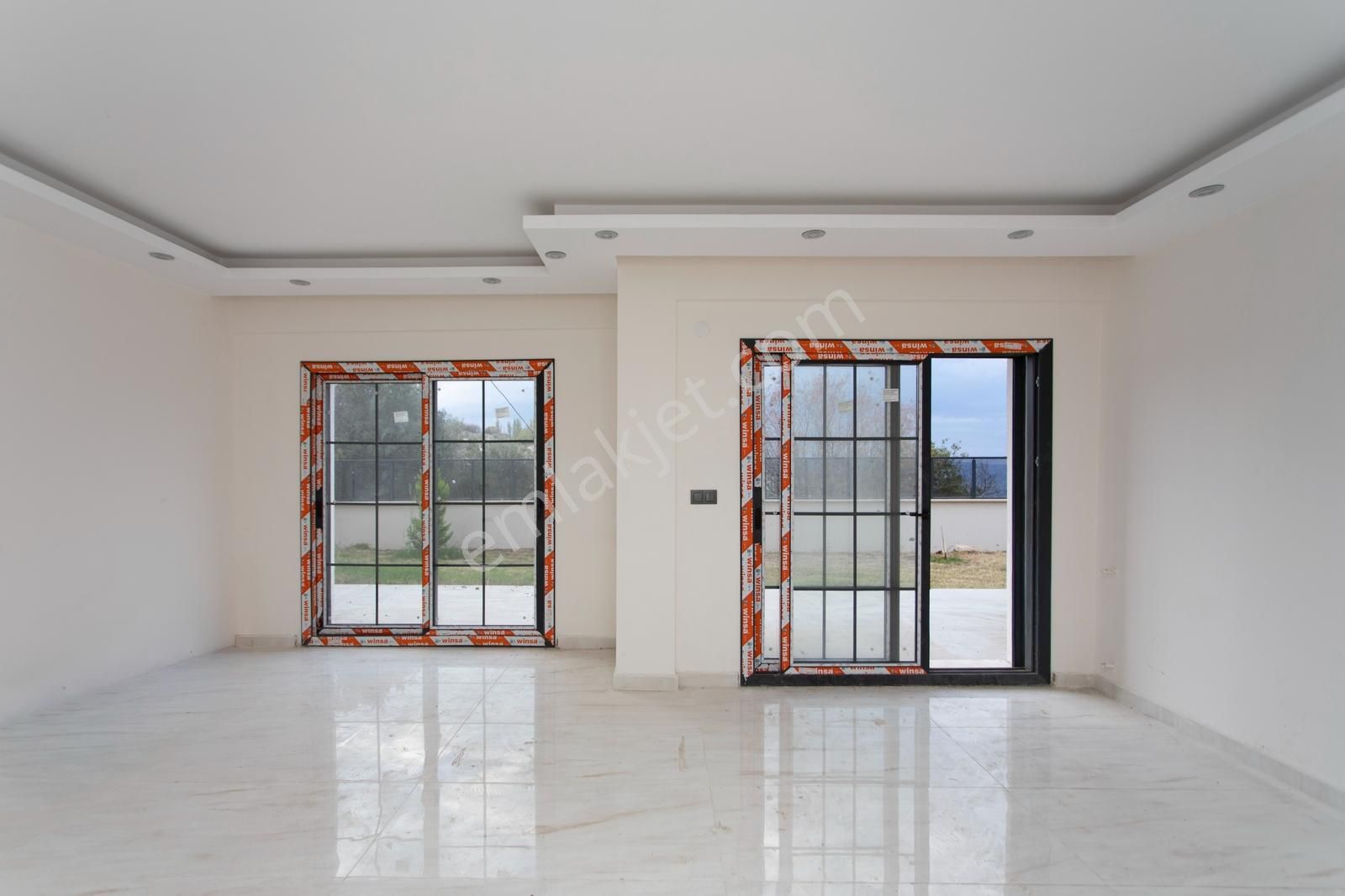 Yenifoça Donatkent Mevkiinde Satılık Havuzlu 3+1 Müstakil Villa - Görsel 23