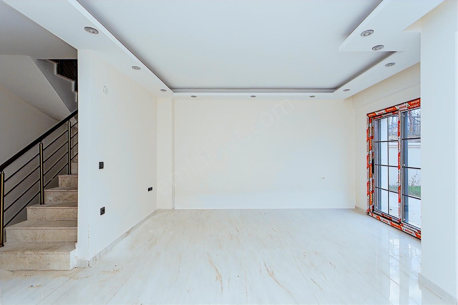 Yenifoça Donatkent Mevkiinde Satılık Havuzlu 3+1 Müstakil Villa - Görsel 7