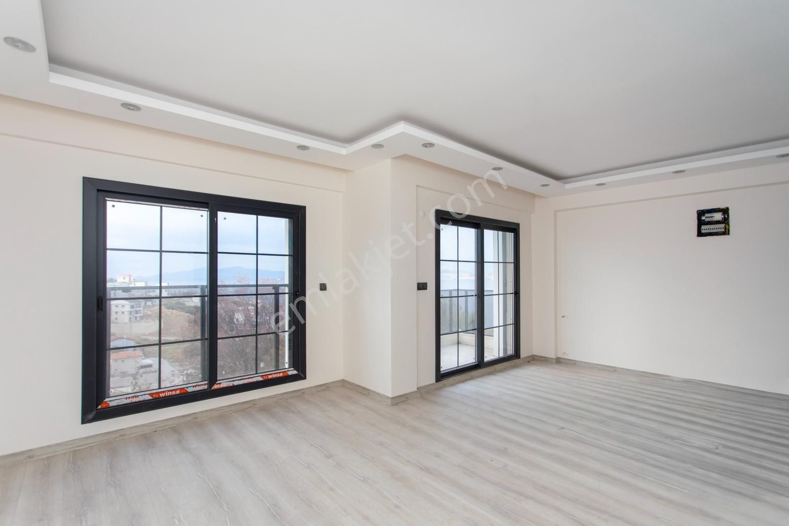 Yenifoça Donatkent Mevkiinde Satılık Havuzlu 3+1 Müstakil Villa - Görsel 12