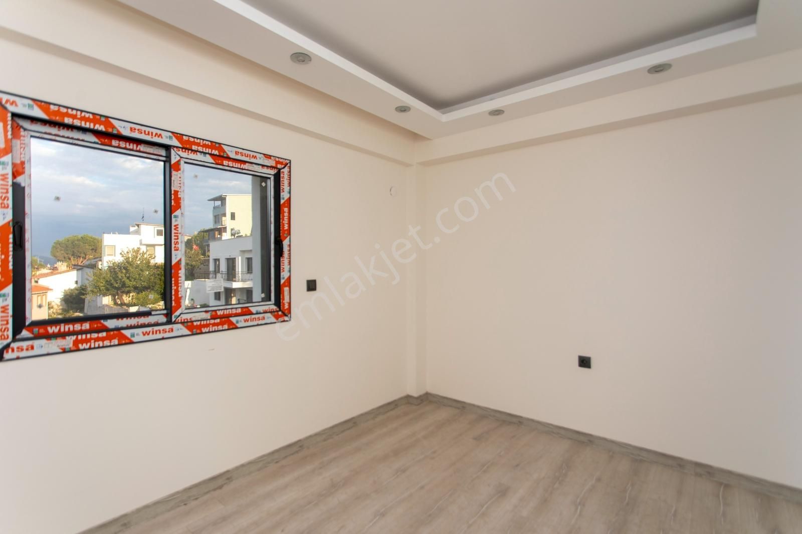 Yenifoça Donatkent Mevkiinde Satılık Havuzlu 3+1 Müstakil Villa - Görsel 20