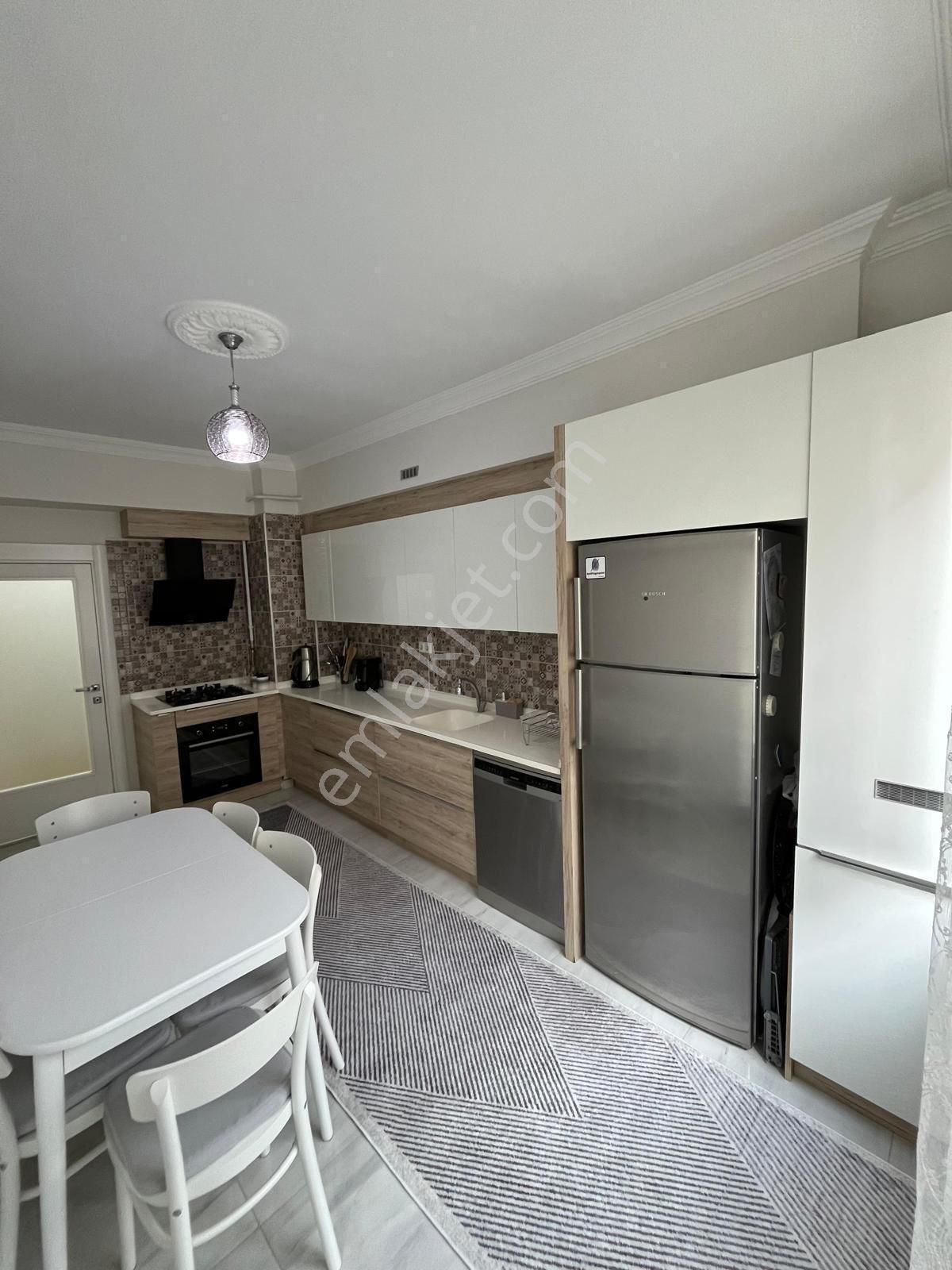 Afyon Üçok Emlaktan Güvenevler Mah 3+1 127m² Geniş Temiz Bakımlı Satılık Daire - Görsel 5