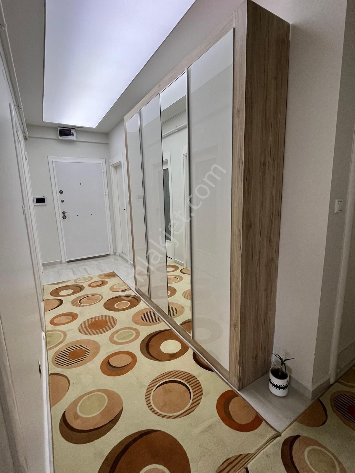 Afyon Üçok Emlaktan Güvenevler Mah 3+1 127m² Geniş Temiz Bakımlı Satılık Daire - Görsel 2